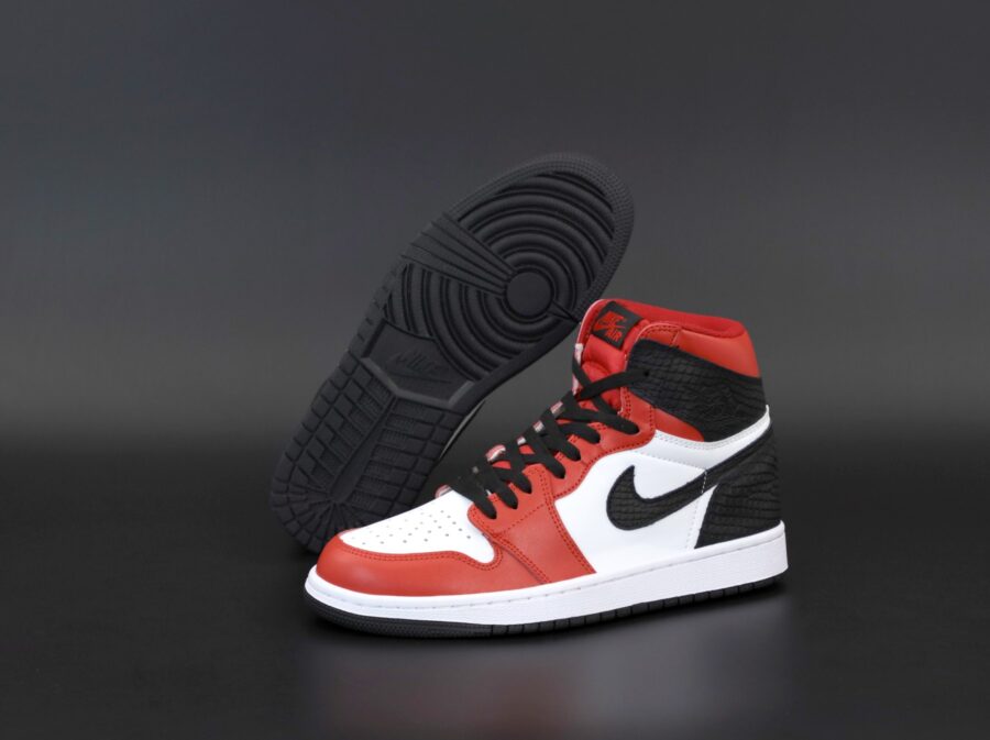 Nike Air Jordan 1 Retro High Satin Snake Chicago