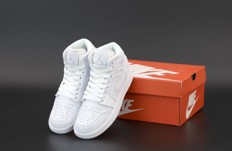 Nike Air Jordan 1 Retro Mid White