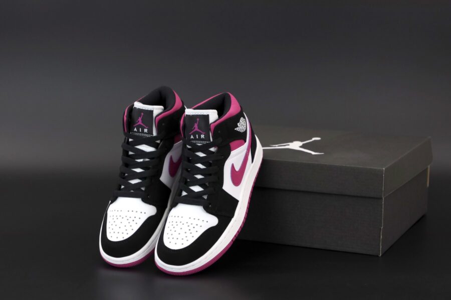Nike Air Jordan 1 Mid Magenta