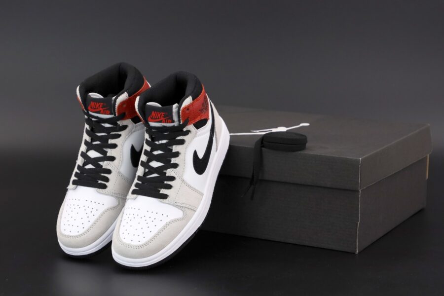 Nike Air Jordan 1 Retro High OG White Black-Light Smoke Grey-Varsity Red