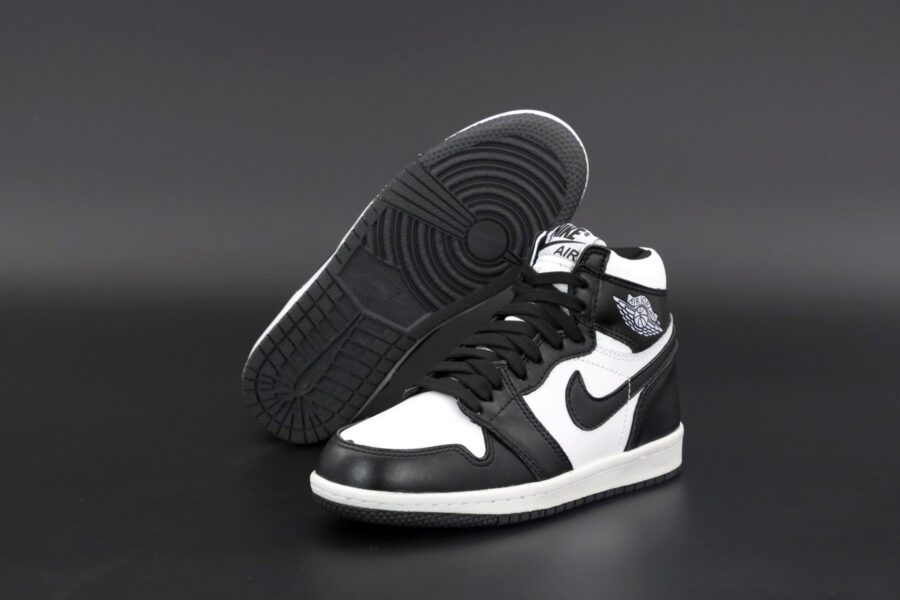 Nike Air Jordan 1 Retro High Winter "Black/White" (С мехом)