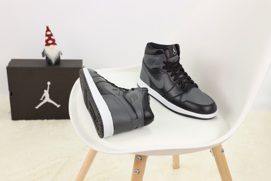 Nike Air Jordan 1 Mid Winter "Black/Grey" (C мехом)