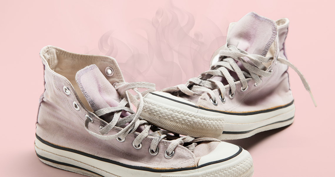 Как убрать неприятный запах из обуви