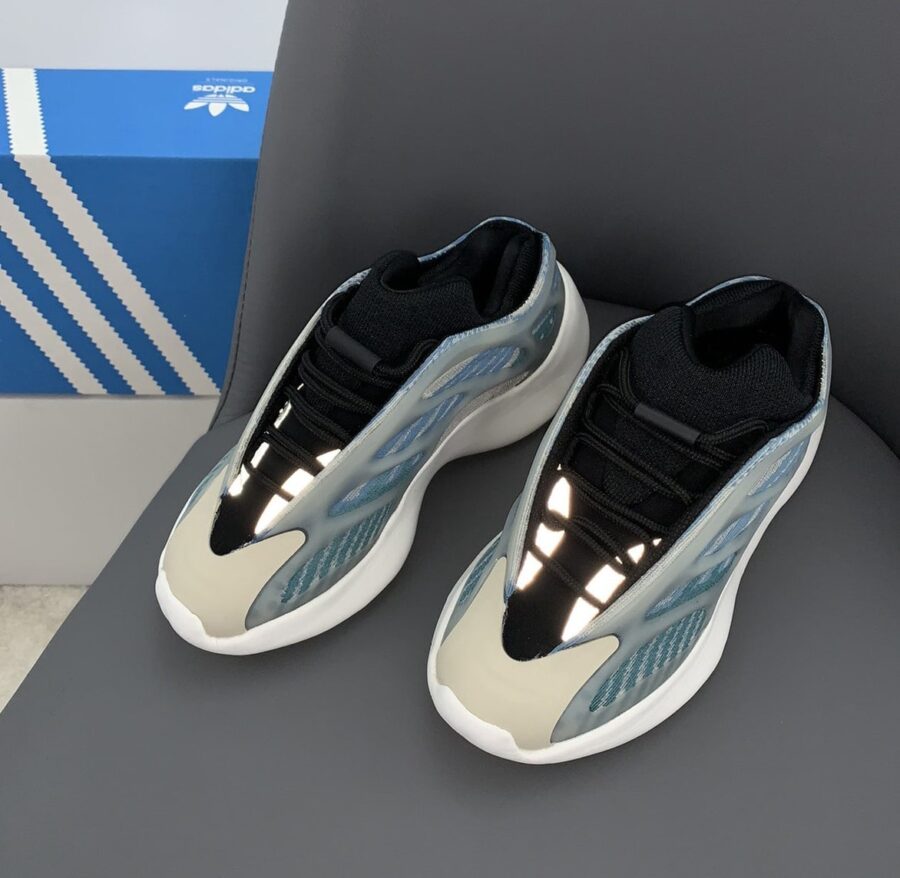 Кроссовки Adidas Yeezy Boost 700 V3 "Kyanite"
