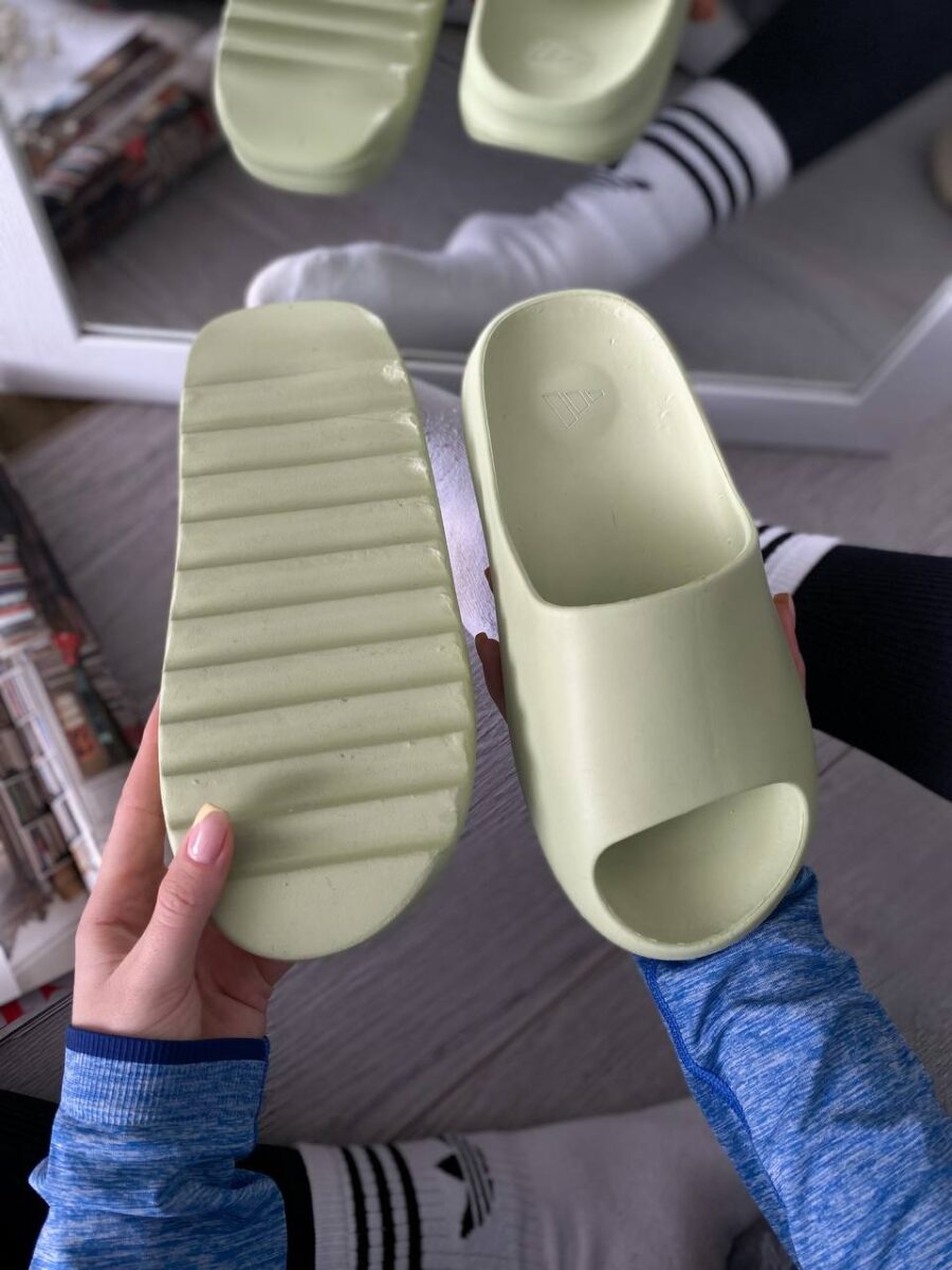 Adidas Yeezy Slide "Resin"