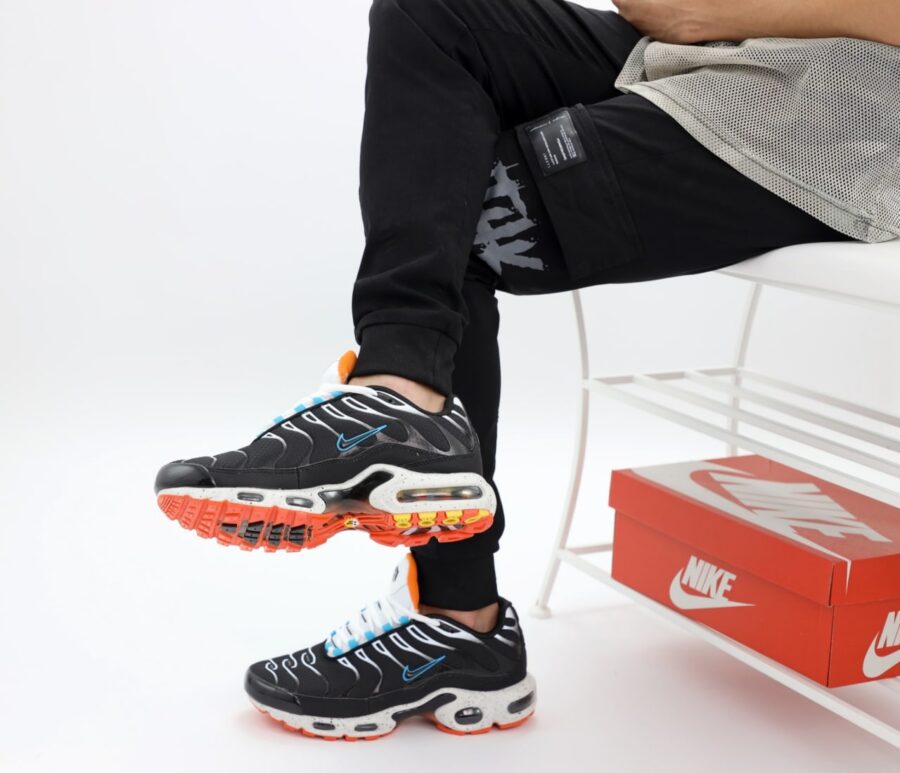 Nike Air Max Plus "Black/Teal Coral"