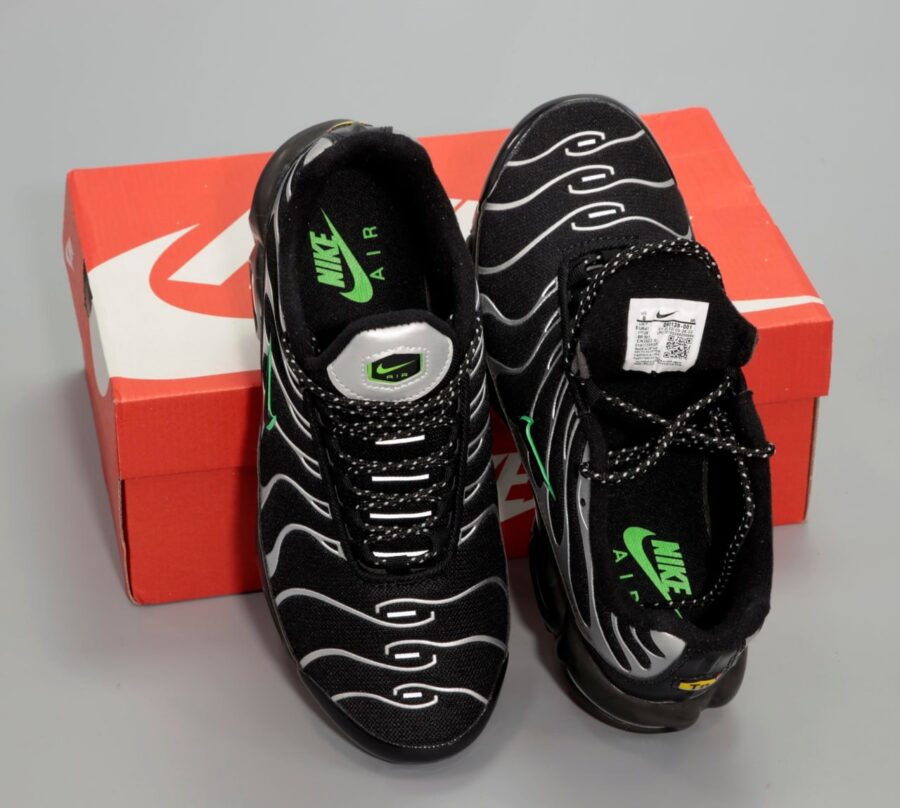 Кроссовки Nike Air Max Plus TN "Black/Silver/Green Strike"