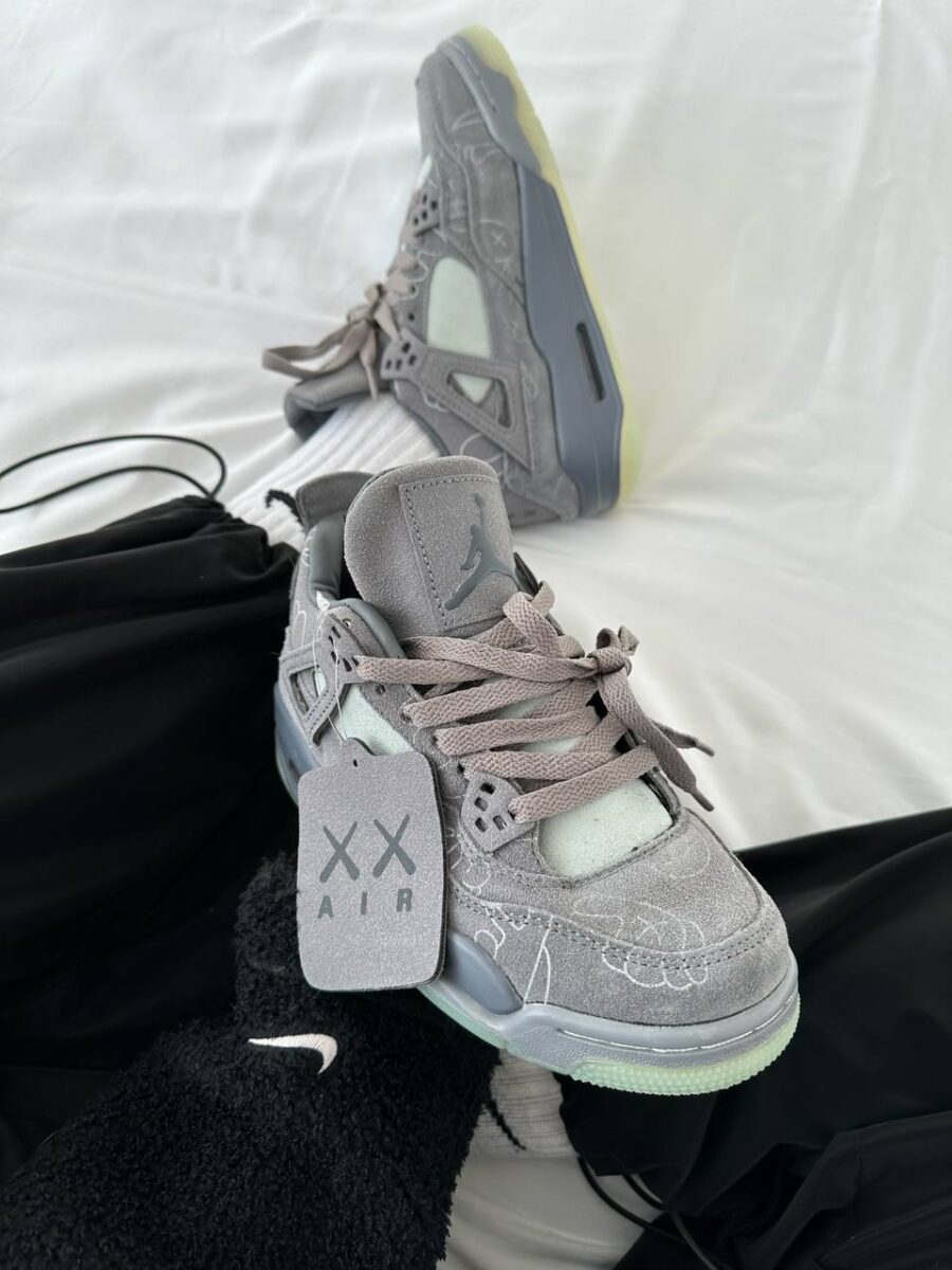 Nike Air Jordan 4 Retro Kaws “Grey”