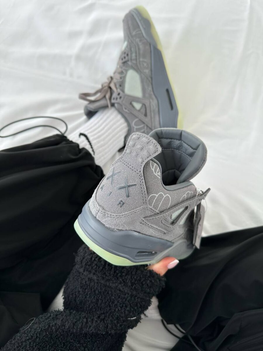 Nike Air Jordan 4 Retro Kaws “Grey”