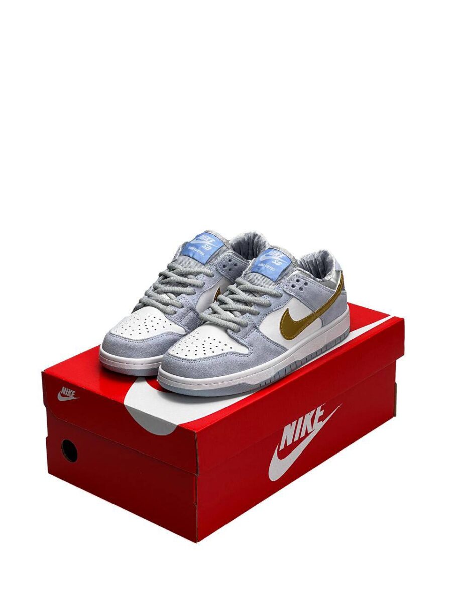Nike Sean Cliver x Dunk Low SB Holiday Special 6