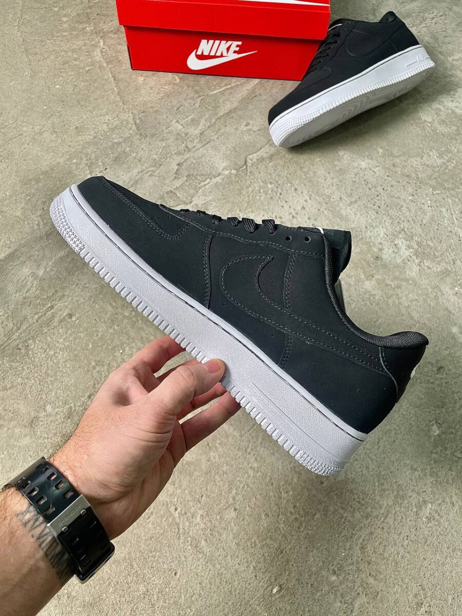 Nike Air Force 1 07 LX Black White